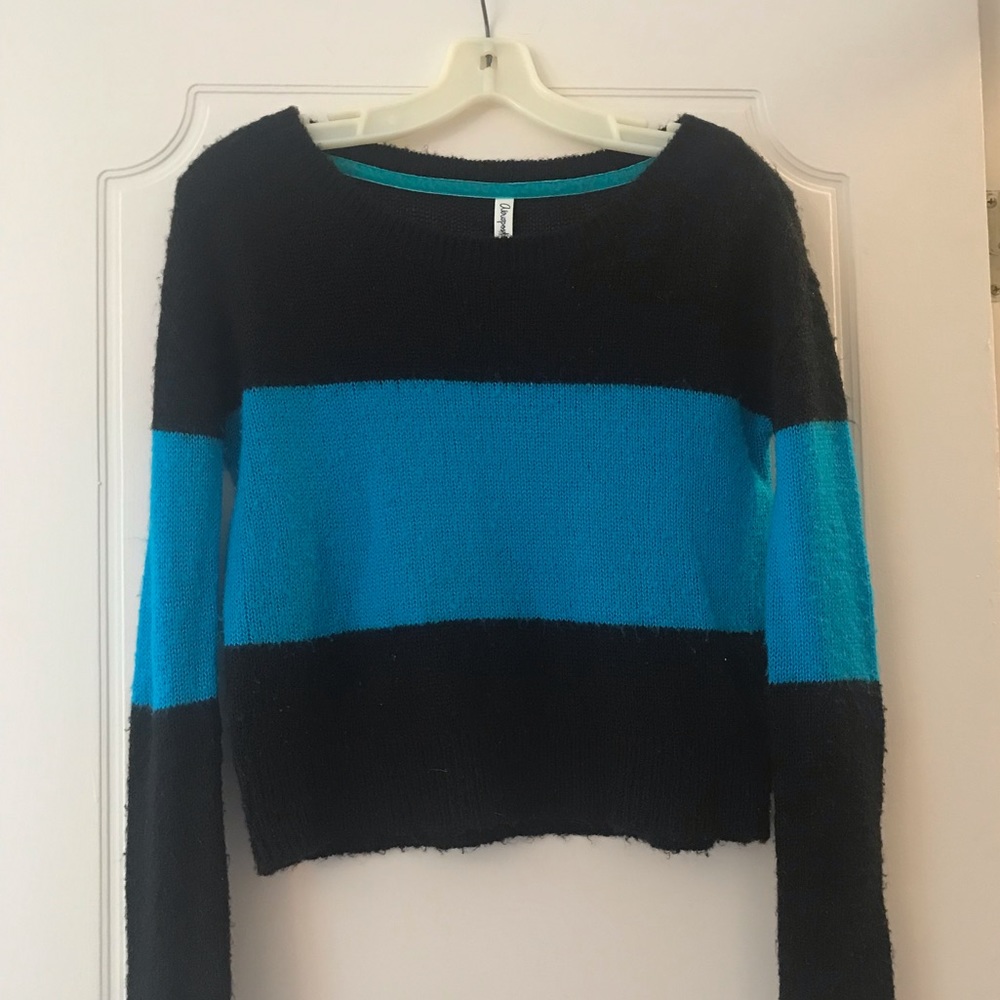 Aeropostale: Black and Blue Sweater